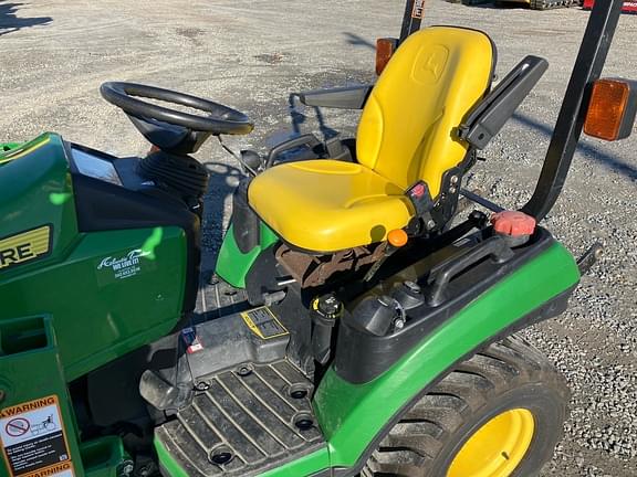 Image of John Deere 1026R equipment image 4