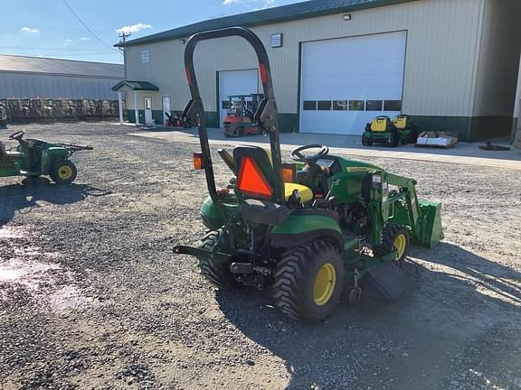 Image of John Deere 1026R equipment image 3