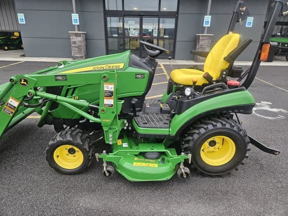 Image of John Deere 1026R equipment image 1