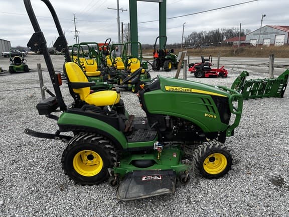 Image of John Deere 1026R equipment image 3