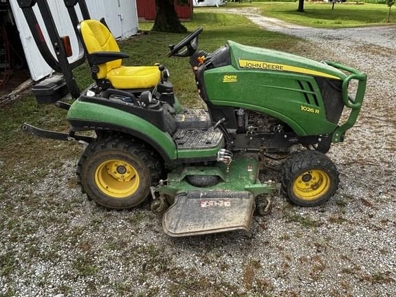 Image of John Deere 1026R equipment image 1
