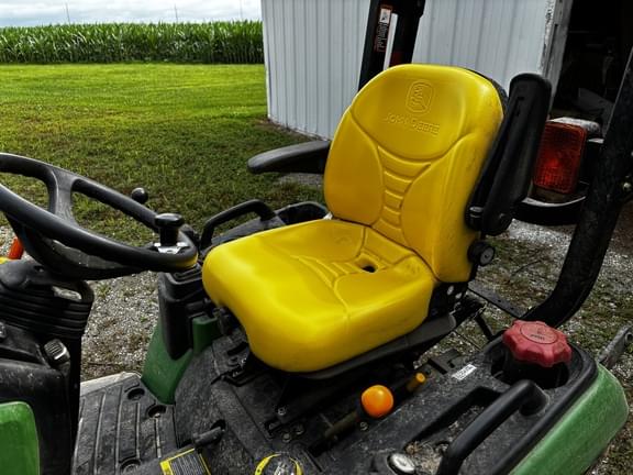 Image of John Deere 1026R equipment image 4