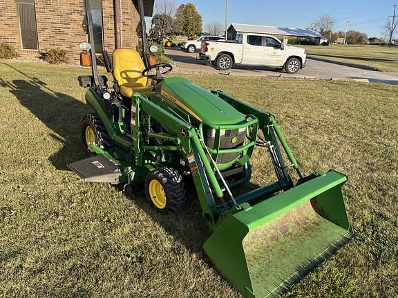 Image of John Deere 1026R equipment image 2