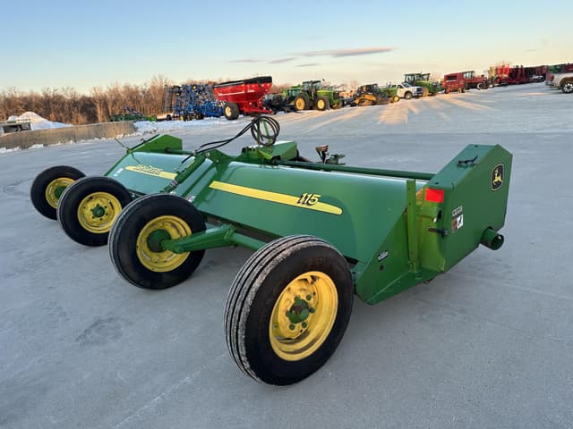Image of John Deere 115 equipment image 3