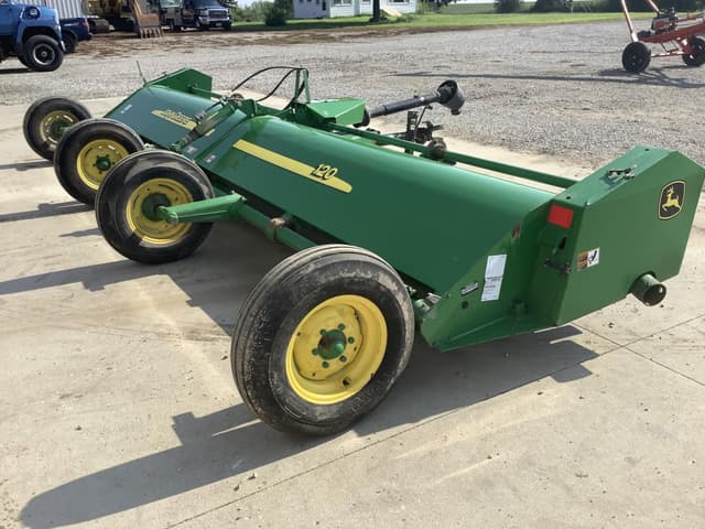 Image of John Deere 120 equipment image 2
