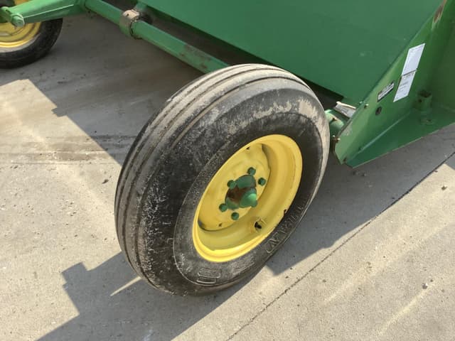 Image of John Deere 120 equipment image 3