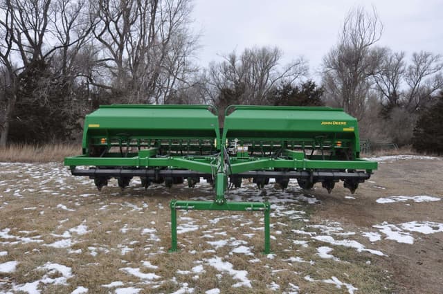 Image of John Deere 1590 equipment image 1