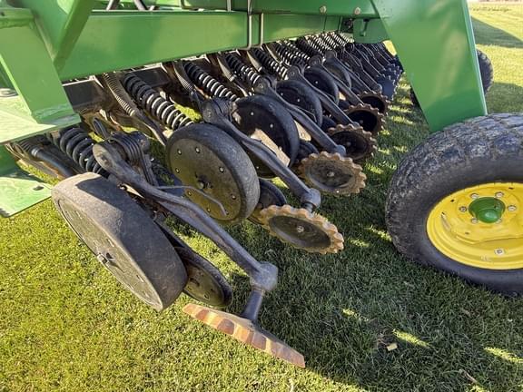 Image of John Deere 1590 equipment image 2