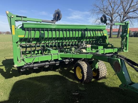 Image of John Deere 1590 equipment image 1