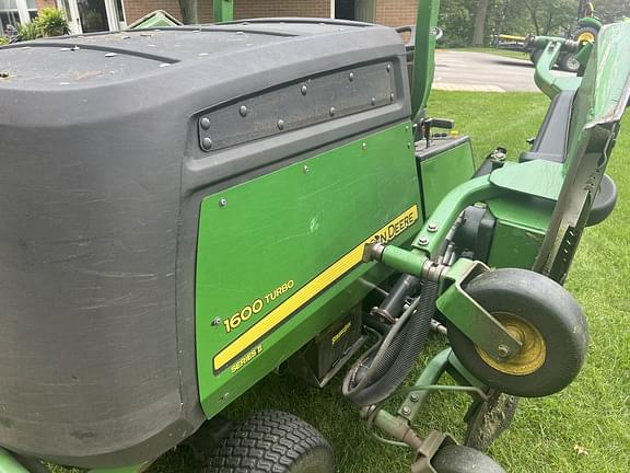 Image of John Deere 1600 Turbo II equipment image 2
