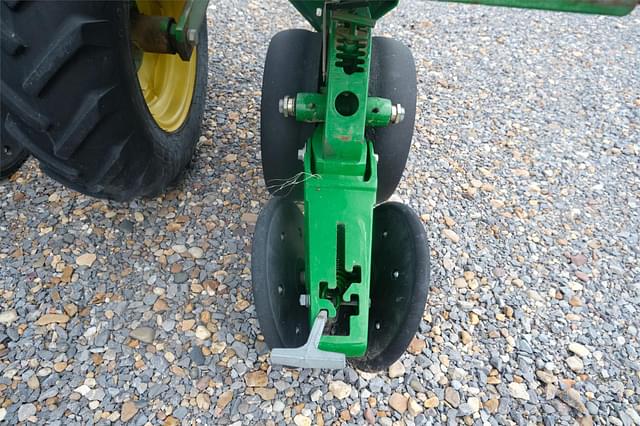 Image of John Deere 1720 equipment image 3