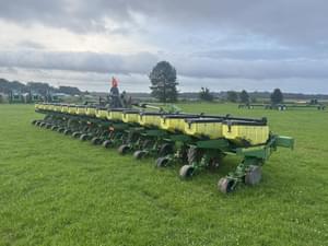 2011 John Deere 1720 Image