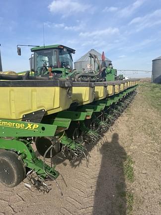 Image of John Deere 1720 equipment image 1
