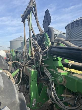 Image of John Deere 1720 equipment image 4