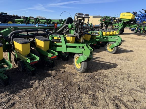 Image of John Deere 1720 equipment image 4