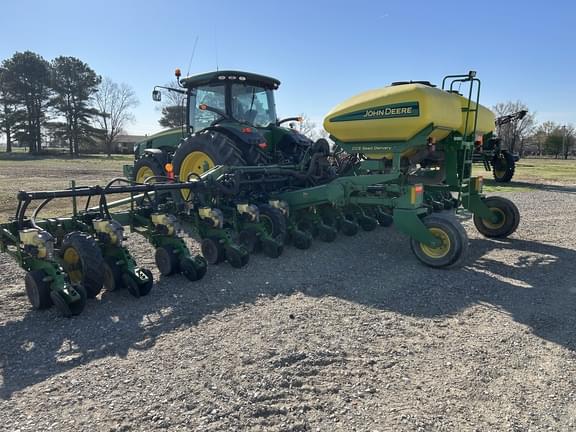 Image of John Deere 1720 equipment image 3