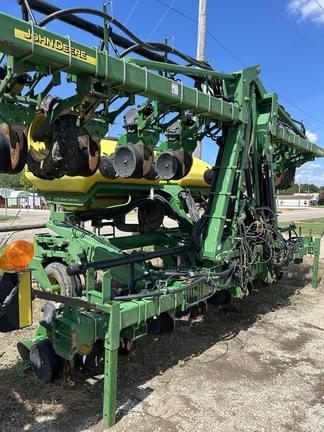 Image of John Deere 1720 equipment image 1