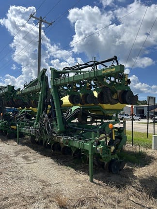 2011 John Deere 1720 Equipment Image0