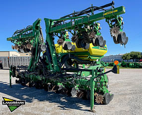 2011 John Deere 1720 Equipment Image0