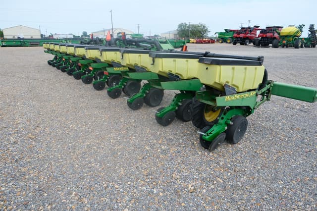 Image of John Deere 1720 equipment image 2