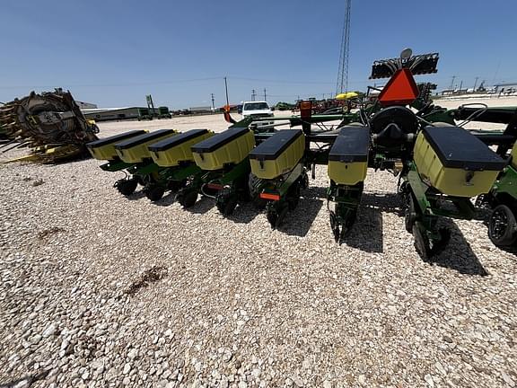 Image of John Deere 1720 equipment image 3
