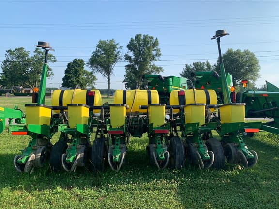 Image of John Deere 1750 equipment image 3
