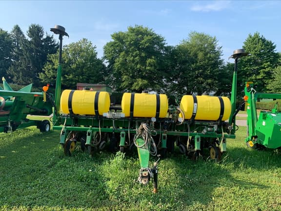 Image of John Deere 1750 equipment image 1