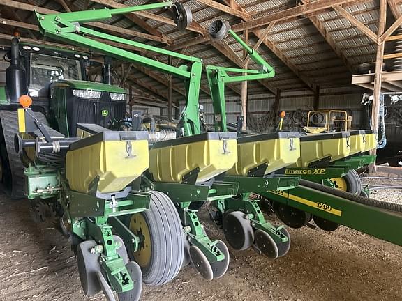 Image of John Deere 1760 Primary image