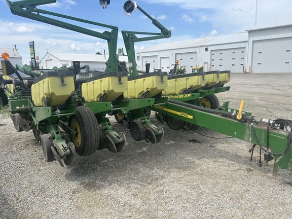 2011 John Deere 1760 Equipment Image0