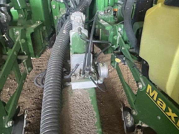 Image of John Deere 1760 equipment image 2