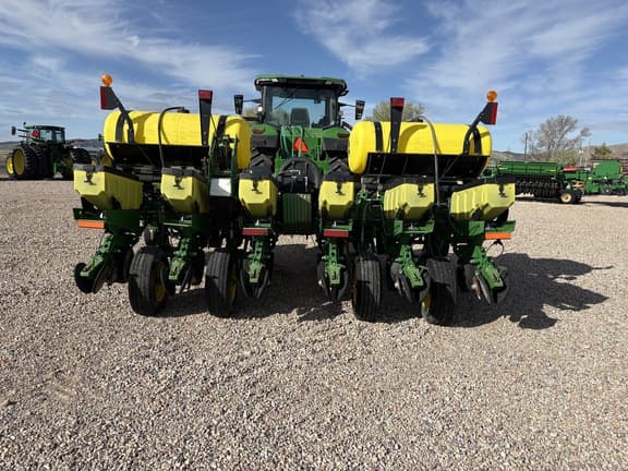 Image of John Deere 1760 equipment image 3