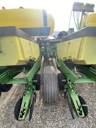 Image of John Deere 1760 equipment image 3