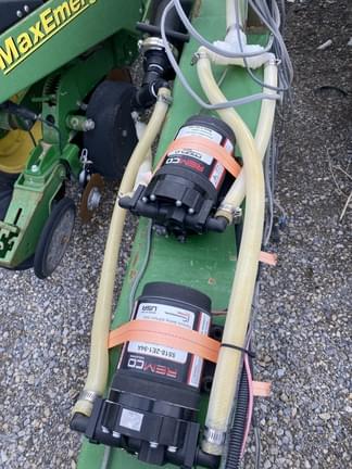 Image of John Deere 1760 equipment image 1