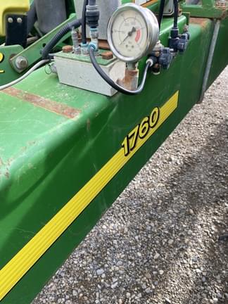 Image of John Deere 1760 equipment image 2