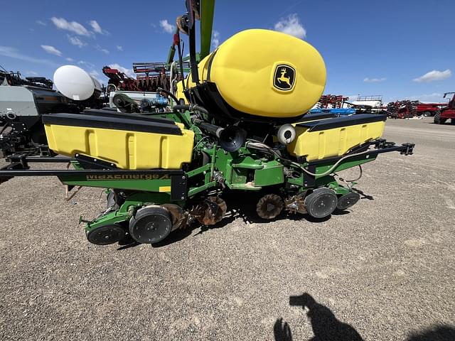 Image of John Deere 1760 equipment image 3