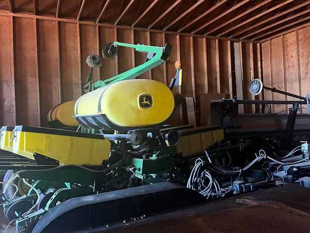 Image of John Deere 1760 equipment image 4