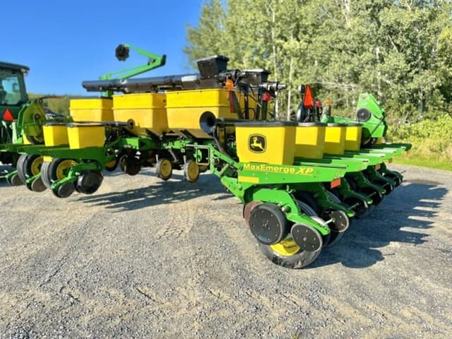 Image of John Deere 1770 equipment image 4