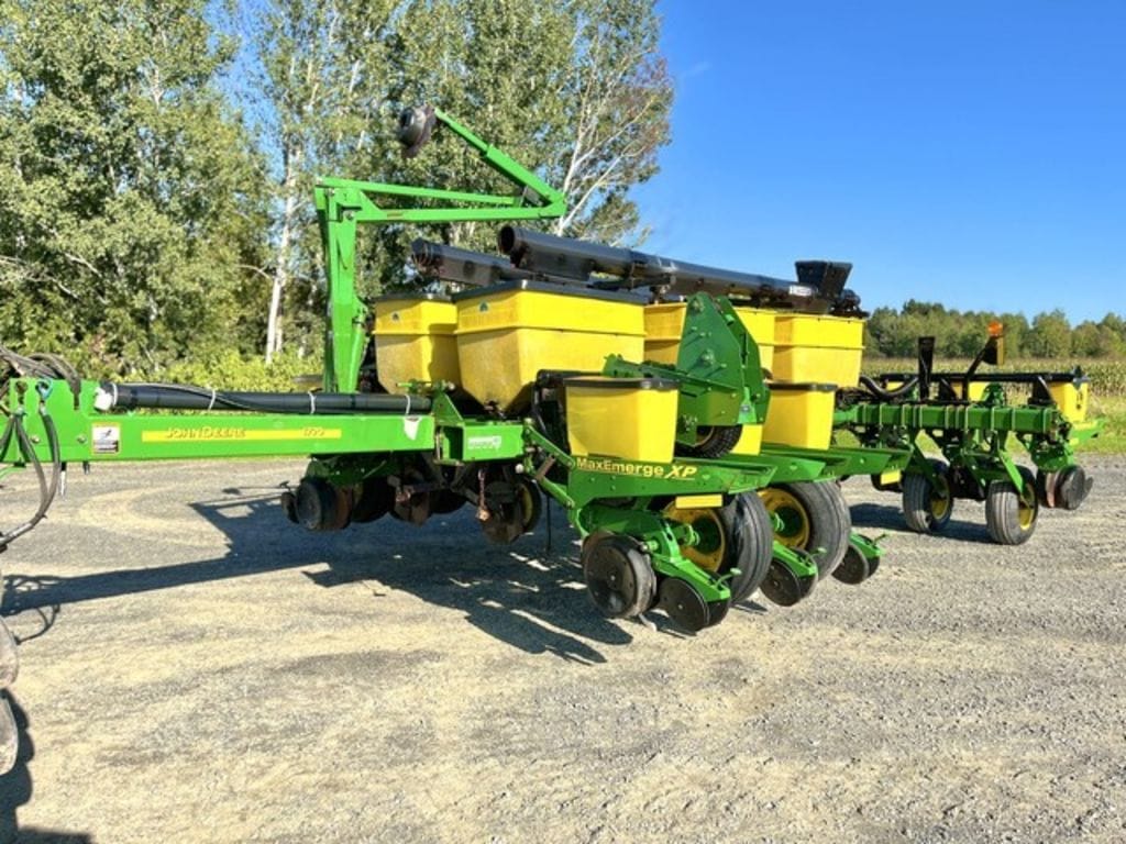 2011 John Deere 1770 Equipment Image0