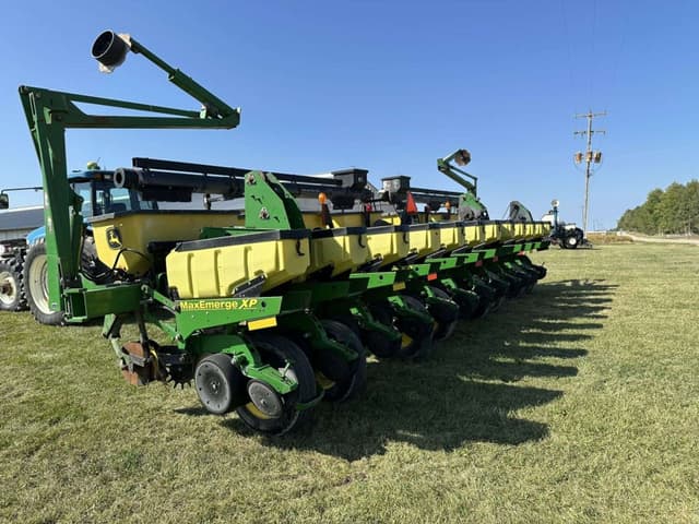 Image of John Deere 1770 equipment image 2