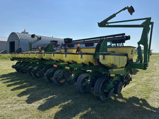 Image of John Deere 1770 equipment image 4