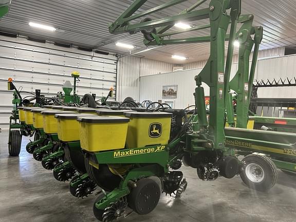 Image of John Deere 1770 equipment image 1