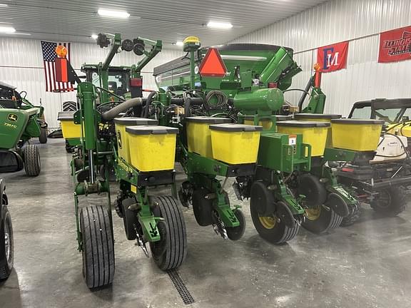Image of John Deere 1770 equipment image 3