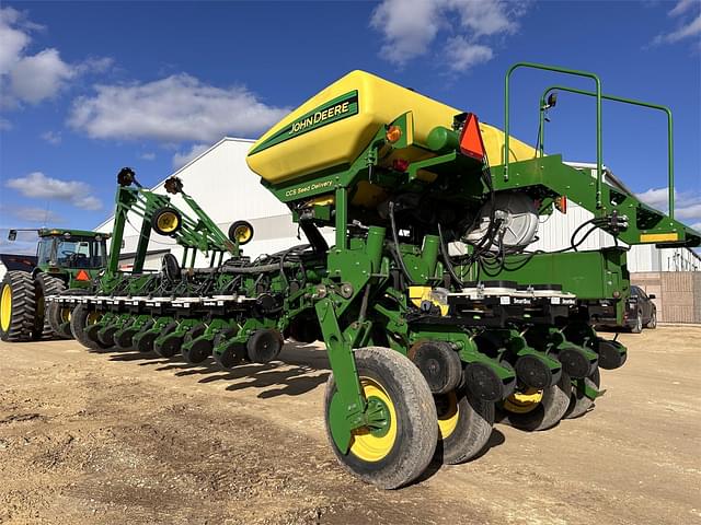 Image of John Deere 1770 equipment image 3