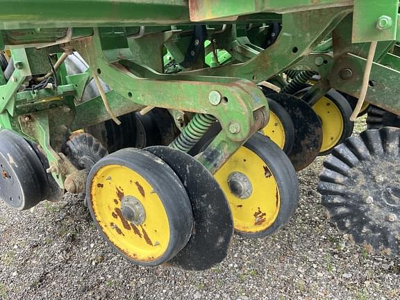 Image of John Deere 1770 equipment image 4