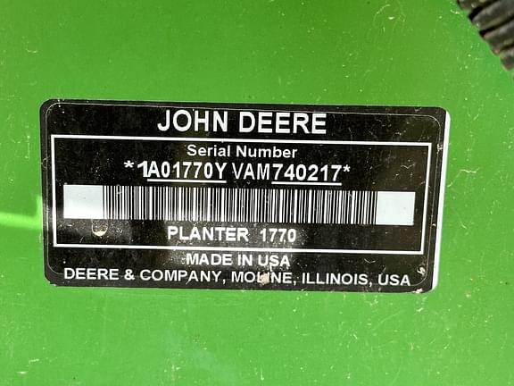 Image of John Deere MaxEmerge XP equipment image 4