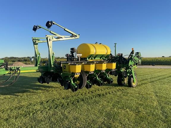 Image of John Deere 1770 Primary image