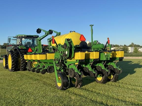 Image of John Deere 1770 equipment image 2