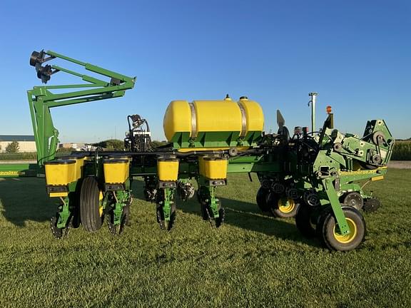 Image of John Deere 1770 equipment image 3