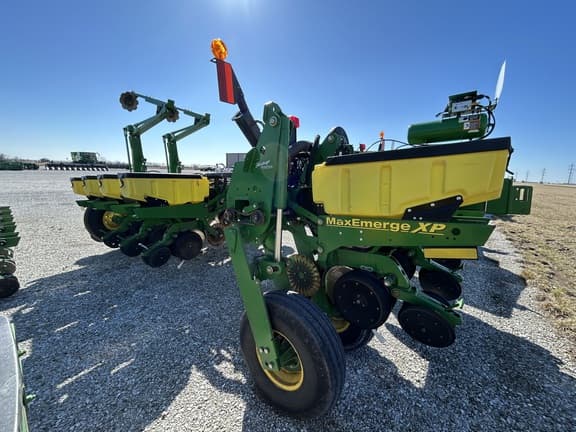 Image of John Deere 1770 equipment image 3
