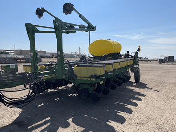 Main image John Deere 1770